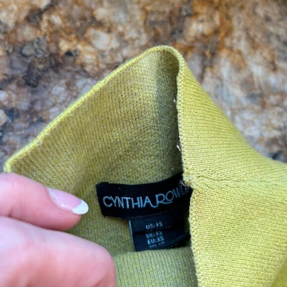 Cynthia Rowley Retro Inspired Sweater - Picture 3 of 7